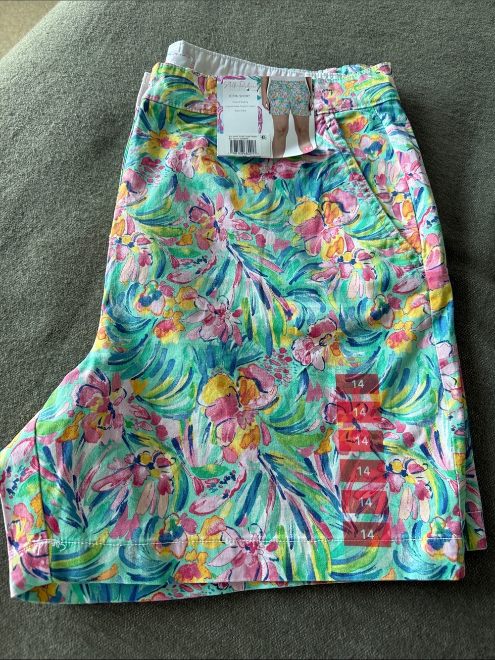 Stella Parker Floral Mini Shorts in Turquoise Flower Design.
